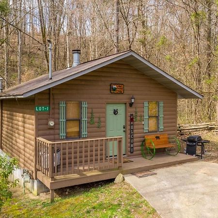 Bear Mountain Hollow-Free Dollywood Ticket- Cozy Cabin With A Hot Tub, Arcade & Deck Close To Town Пиджен Фордж Екстериор снимка