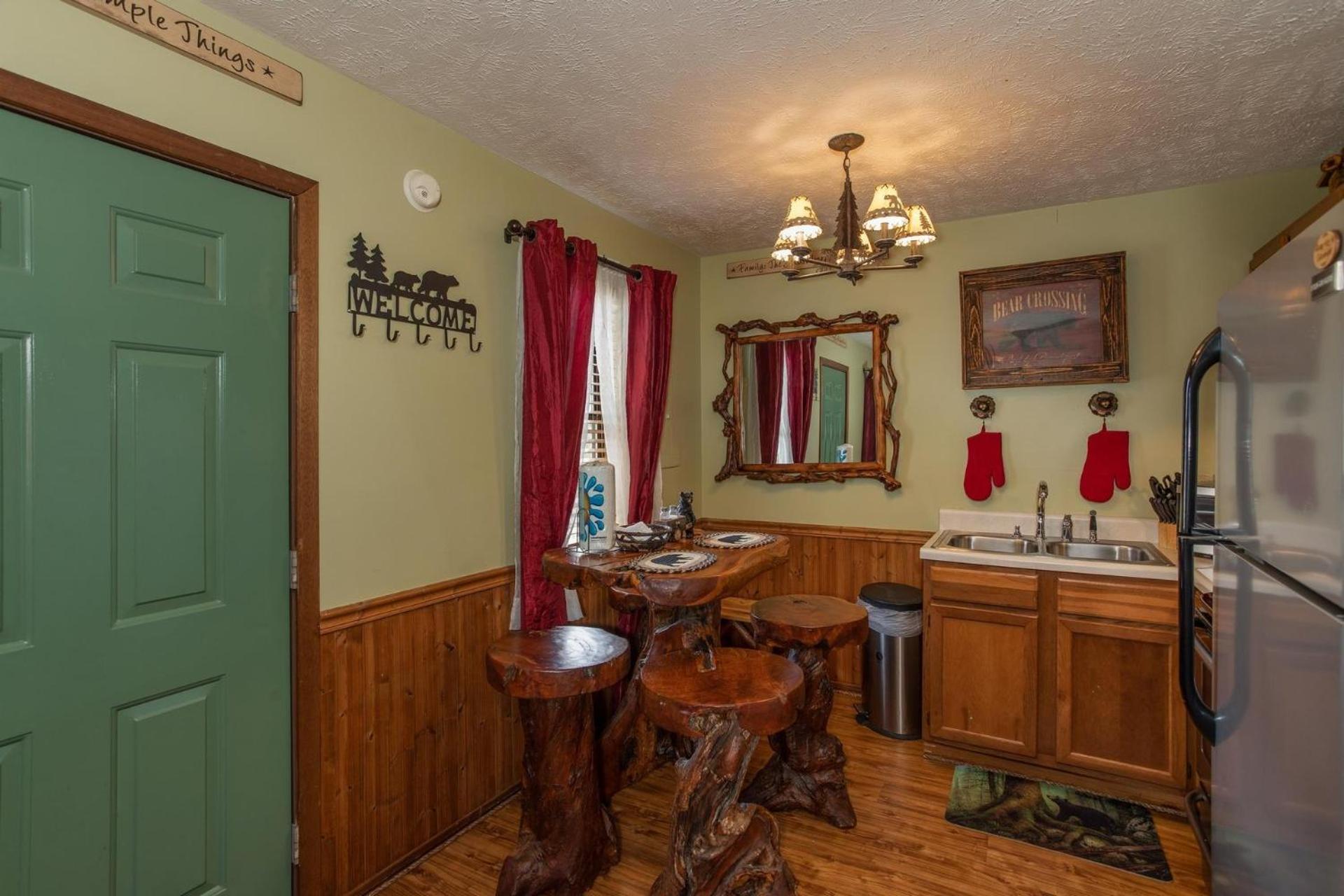 Bear Mountain Hollow-Free Dollywood Ticket- Cozy Cabin With A Hot Tub, Arcade & Deck Close To Town Пиджен Фордж Екстериор снимка
