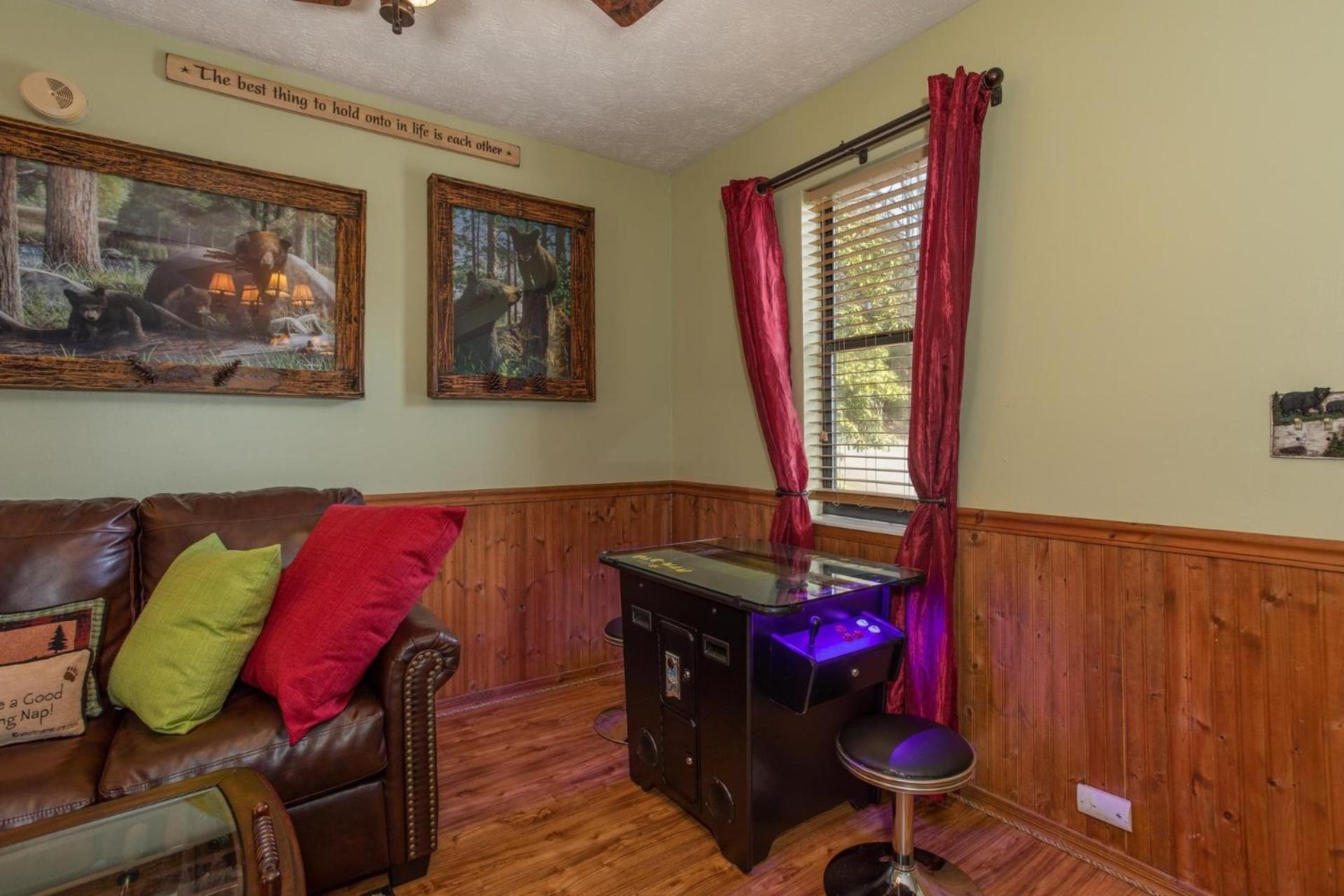 Bear Mountain Hollow-Free Dollywood Ticket- Cozy Cabin With A Hot Tub, Arcade & Deck Close To Town Пиджен Фордж Екстериор снимка