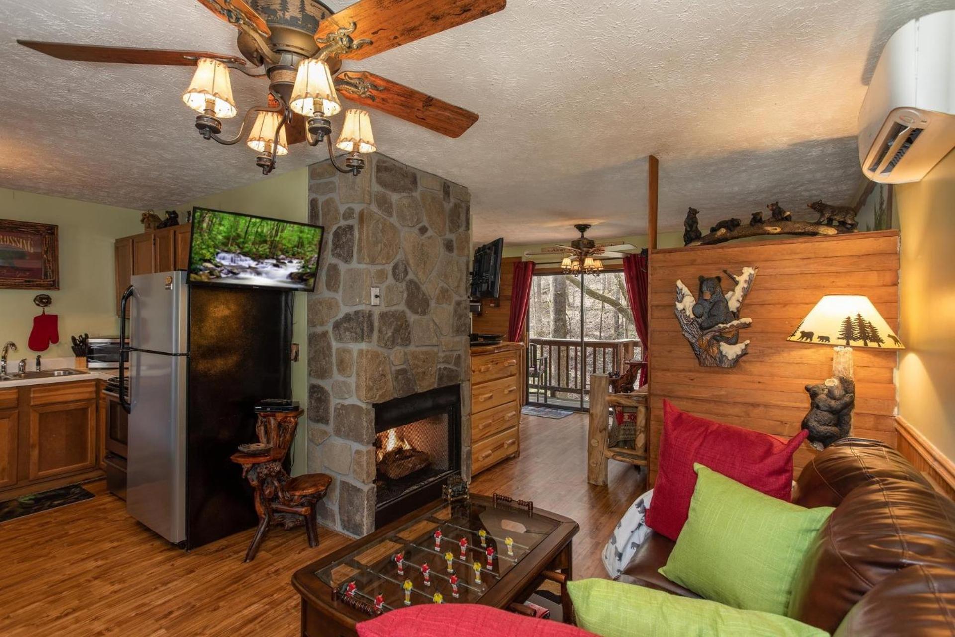 Bear Mountain Hollow-Free Dollywood Ticket- Cozy Cabin With A Hot Tub, Arcade & Deck Close To Town Пиджен Фордж Екстериор снимка
